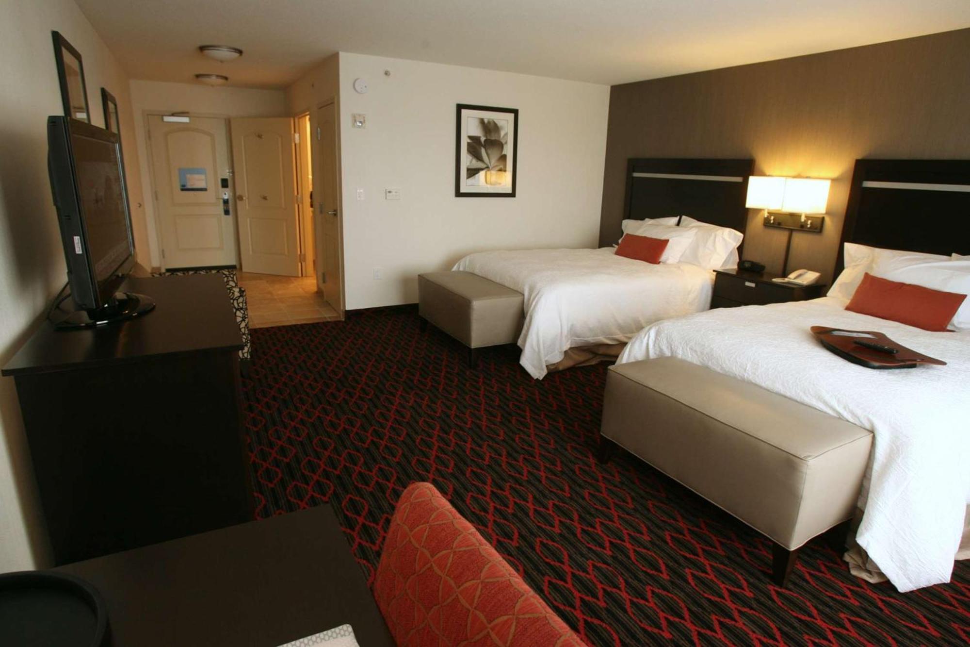 Hampton Inn & Suites Red Deer Exterior foto